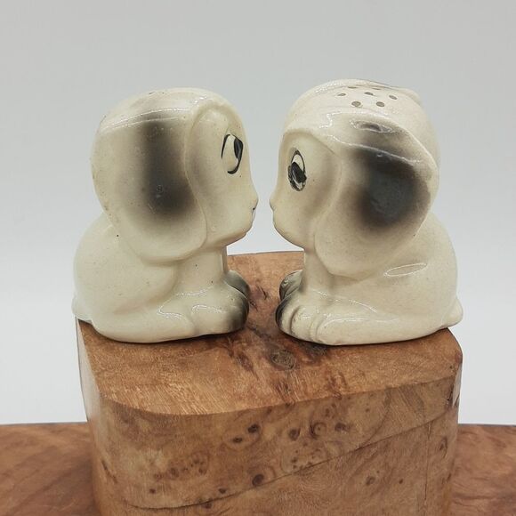 Hound Dog Salt & Pepper Shakers ceramic - Picture 5 of 6